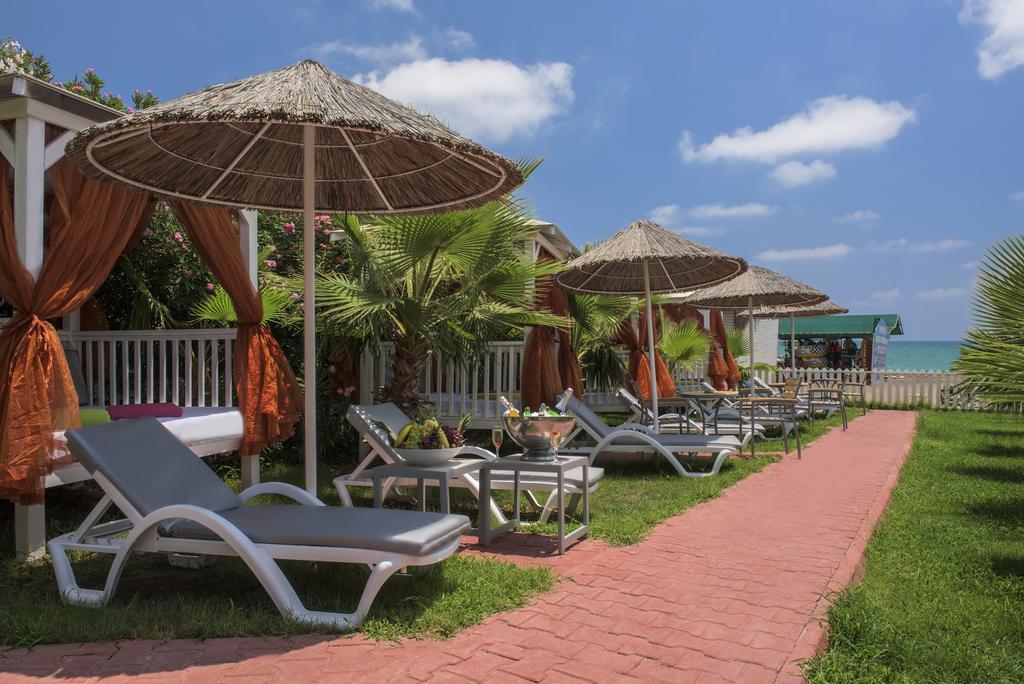 Delphin Palace Hotel Antalia Esterno foto